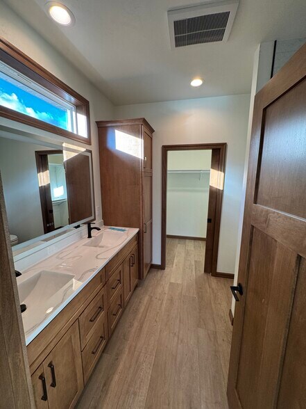 Building Photo - 403 Founders Way