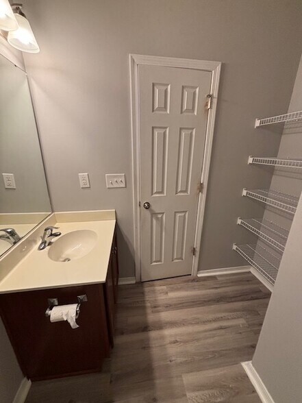 Building Photo - 190 Olde Towne Way