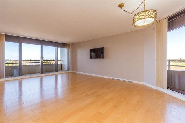 Building Photo - 5950 Pelican Bay Plaza S