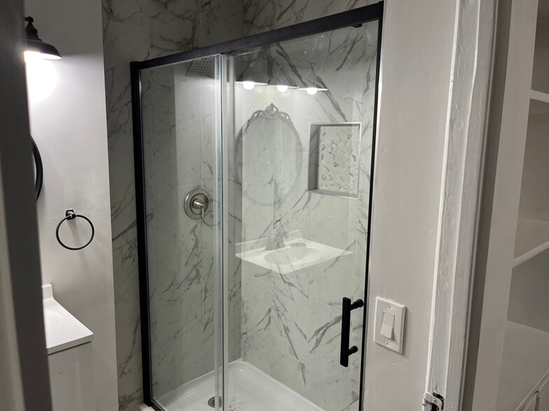 Building Photo - 1521 S 42nd St