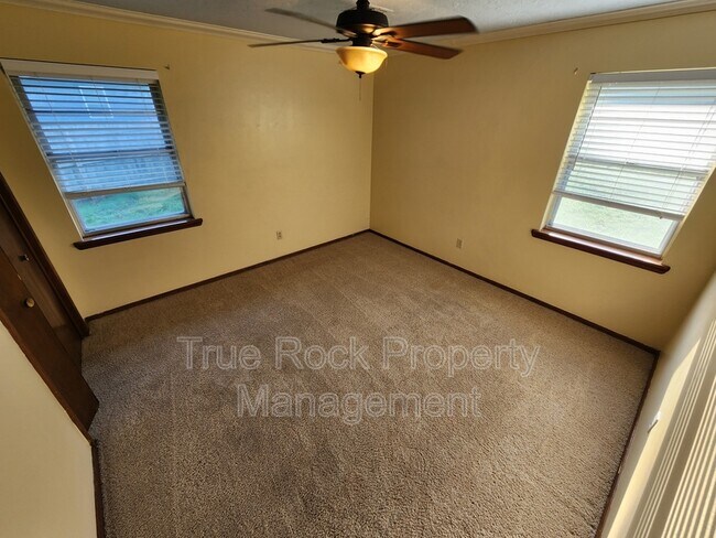 Building Photo - 329 S Morrison Dr