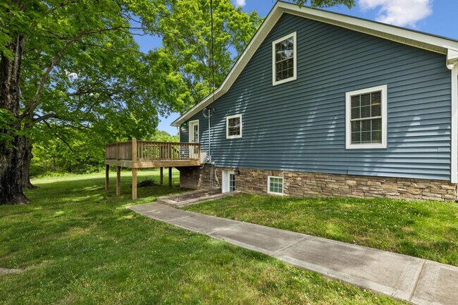 Building Photo - 3125 Hwy 49 E