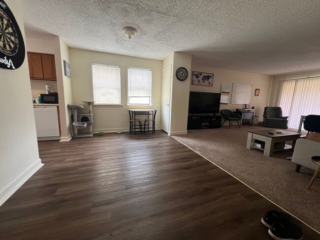 Building Photo - Spacious 2 Bedroom Condo Near Downtown Athens & UGA