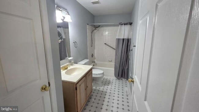 Building Photo - 2725 Vivians Way