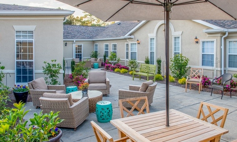 Lounge Area - Mill Creek Manor Senior Living