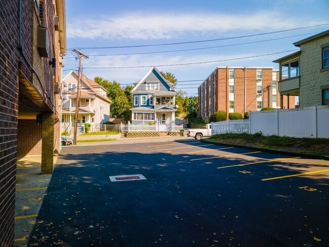 Building Photo - Davis Apartments