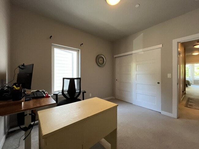 Building Photo - Spacious 2,511 Sq Ft Wilsonville Townhome with Vaulted Loft, Modern Kitchen & Attached Two-Car Ga...