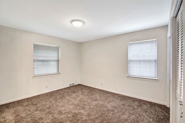 Building Photo - Newberry Drive