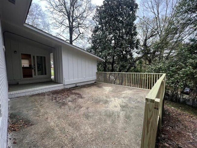 Building Photo - 1 Esquiline Ct