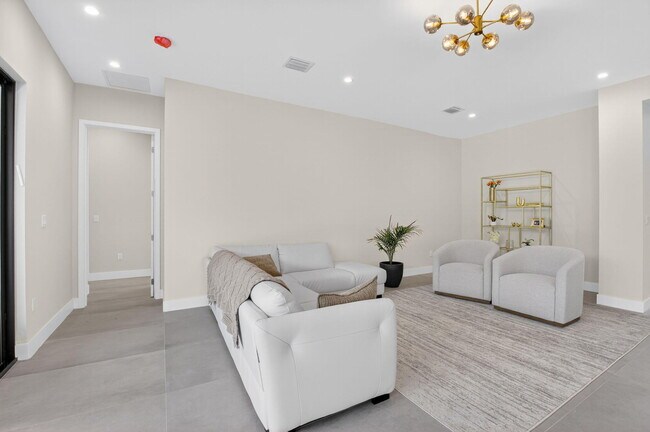 Building Photo - 8521 Ganton Dr