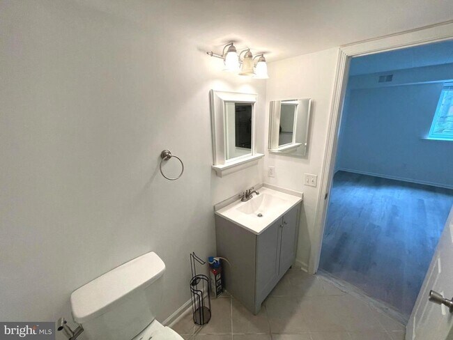 Building Photo - 62 Le Forge Ct