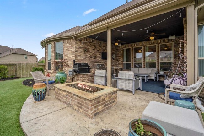 Building Photo - 28203 Middlewater View Ln