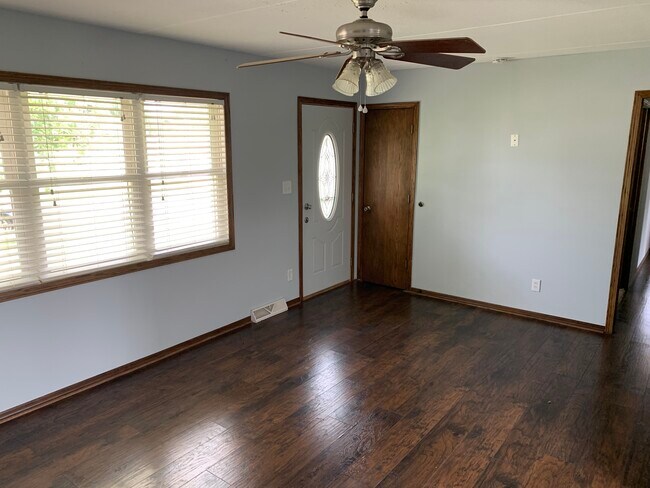 Building Photo - 2538 Indiana St SW