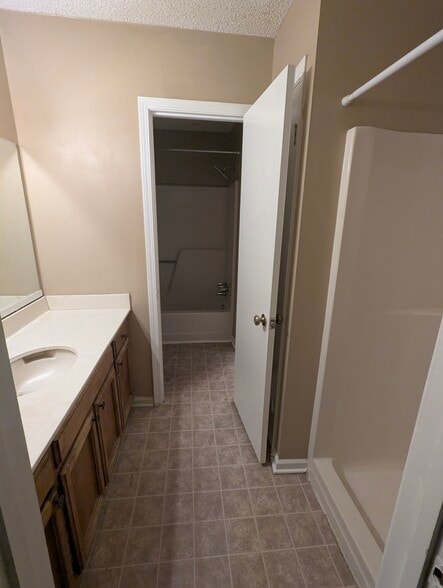 Bathroom #2 - 16643 Missionary Ridge Ct