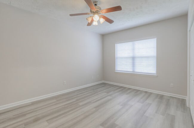 Building Photo - 3001 Hamilton Church Rd