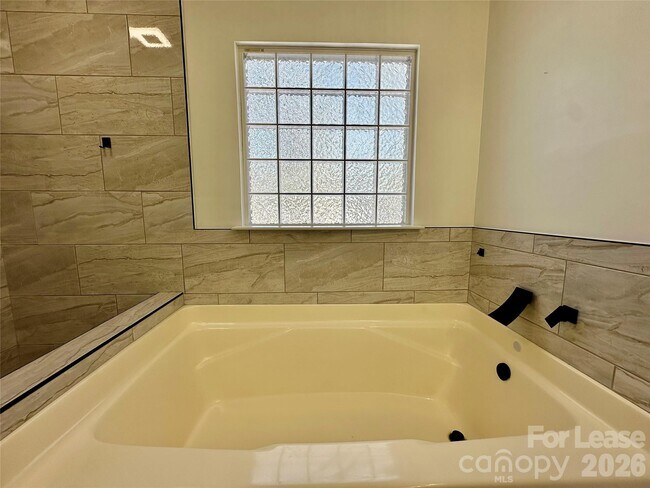 Building Photo - 12804 Windyedge Rd