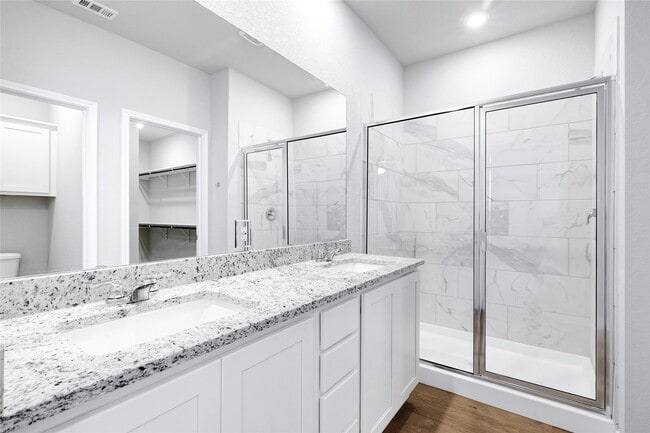 Building Photo - 324 Nespral Dr