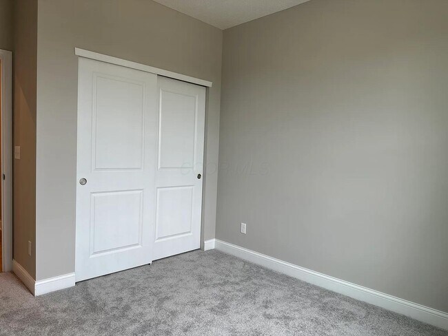 Building Photo - 1254 Fairstone Dr