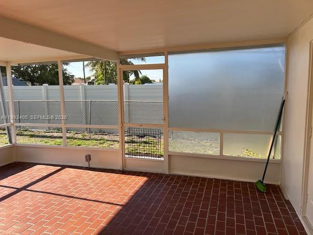 Building Photo - 2820 SW 65th Ave