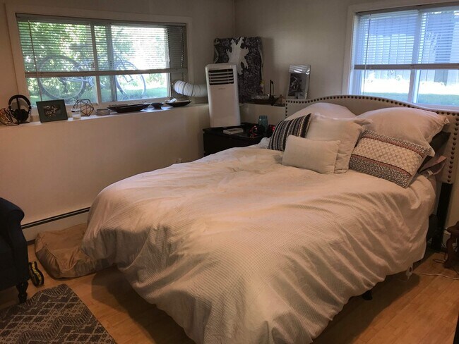 Building Photo - 126 Clifton St