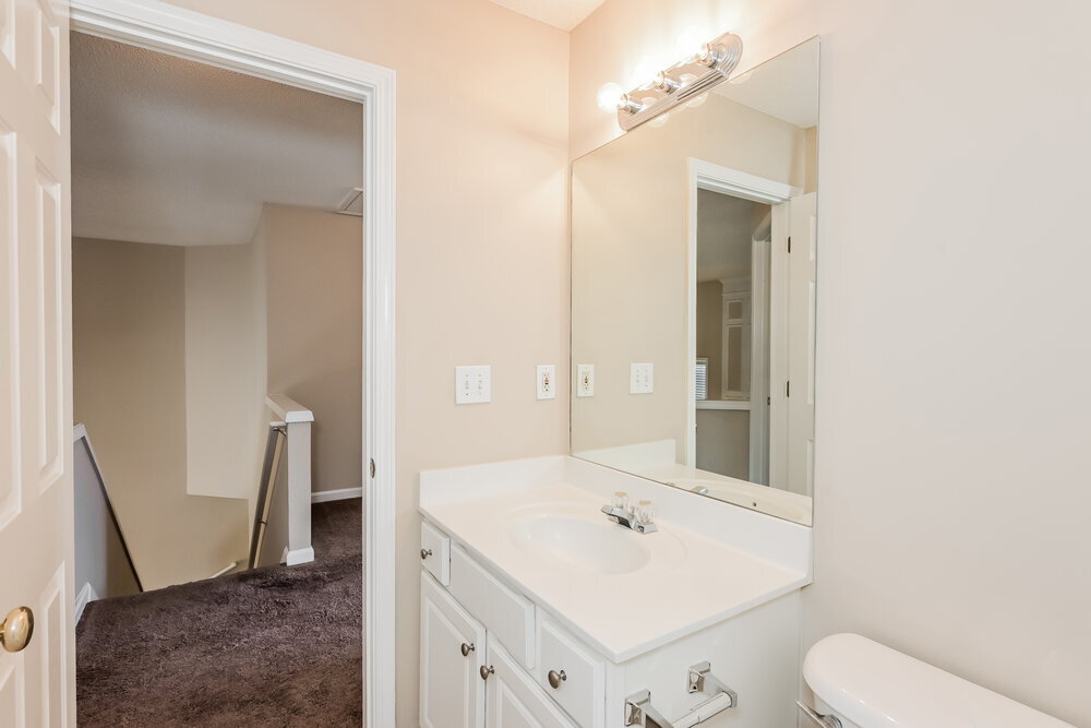 Building Photo - 4375 Ridgefair Dr