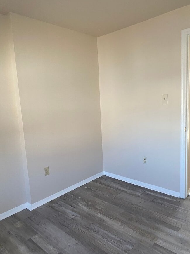 Building Photo - 916 Chester Pike