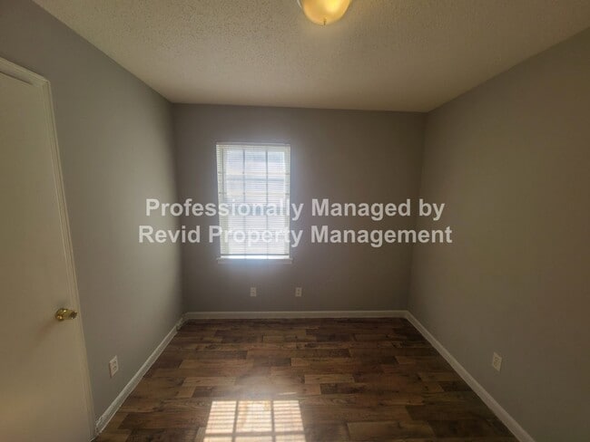 Building Photo - 3 Bedroom Home in Frayser!