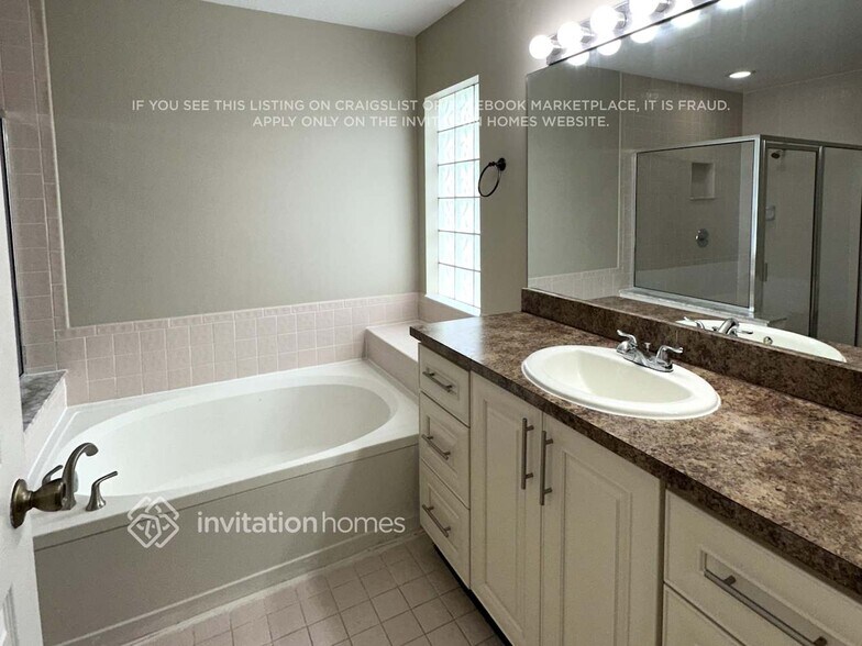 Building Photo - 1737 Barnstable Rd