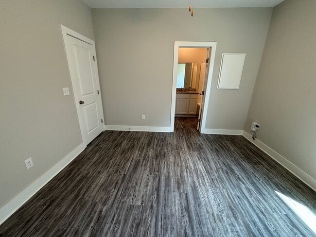 Building Photo - Spacious 3BR Home with Granite Kitchen & Covered Patio Near 53rd & Meridian