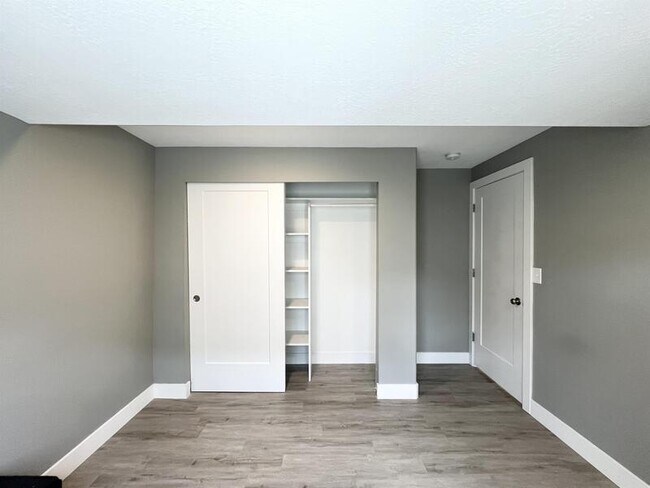 Building Photo - 9729 Fira Ln