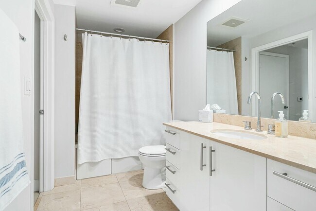 Building Photo - 550 Okeechobee Blvd