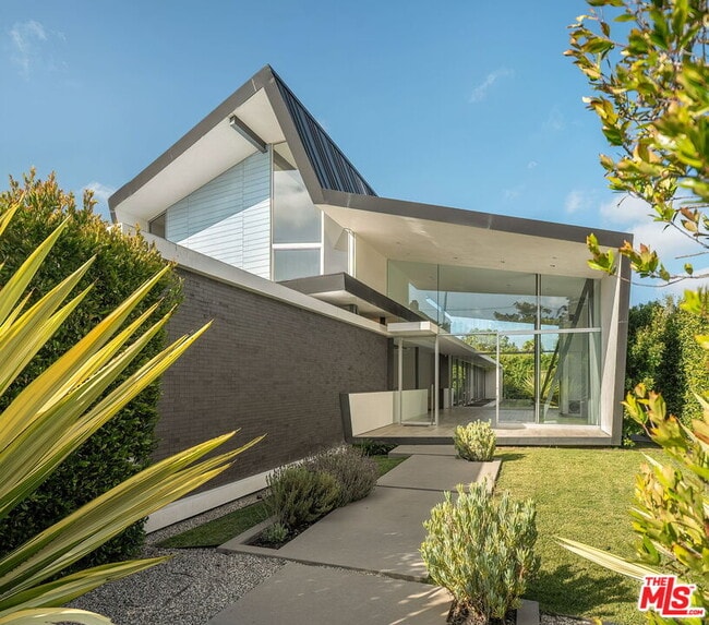 Building Photo - 3646 Inglewood Blvd