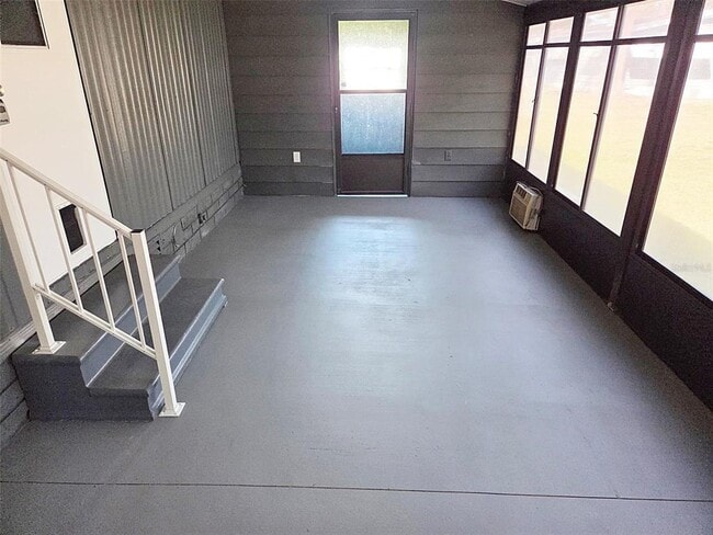 Building Photo - 1077 Quail Dr