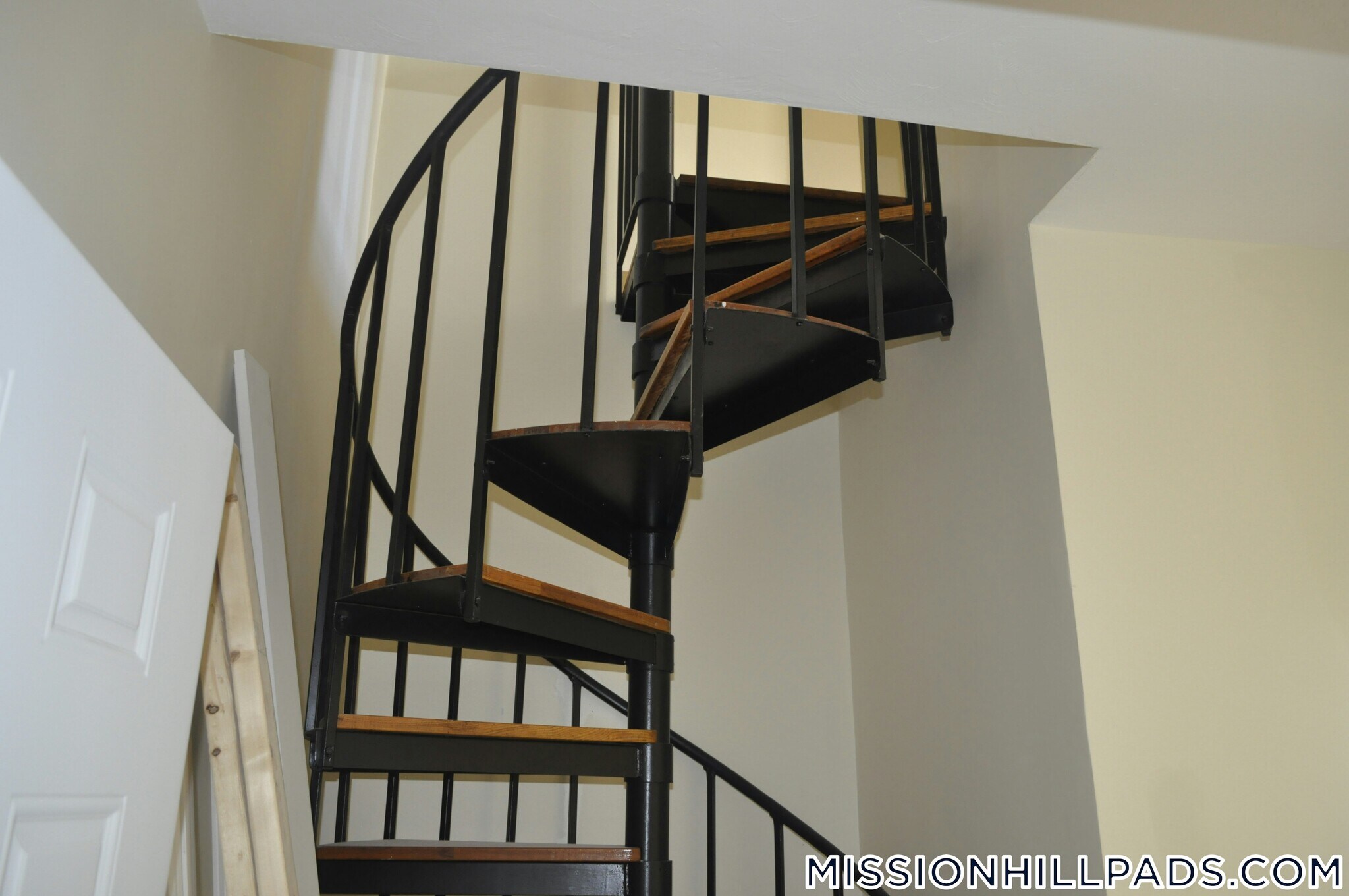 Building Photo - 13 Ruggles St