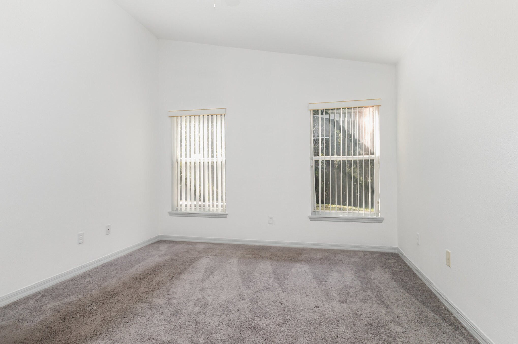 Building Photo - 923 Sandy Ridge Dr