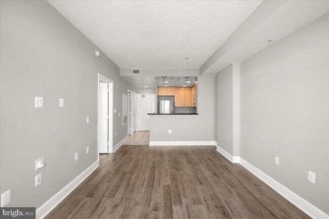 Building Photo - 3600 S Glebe Rd