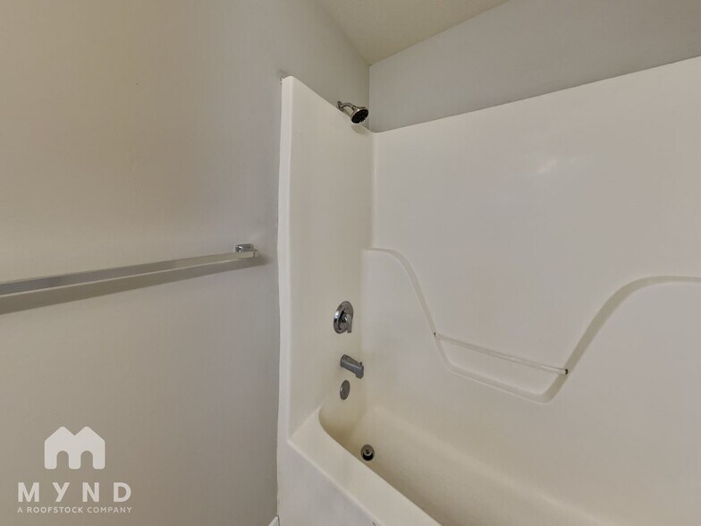 Building Photo - 3945 W Maple St