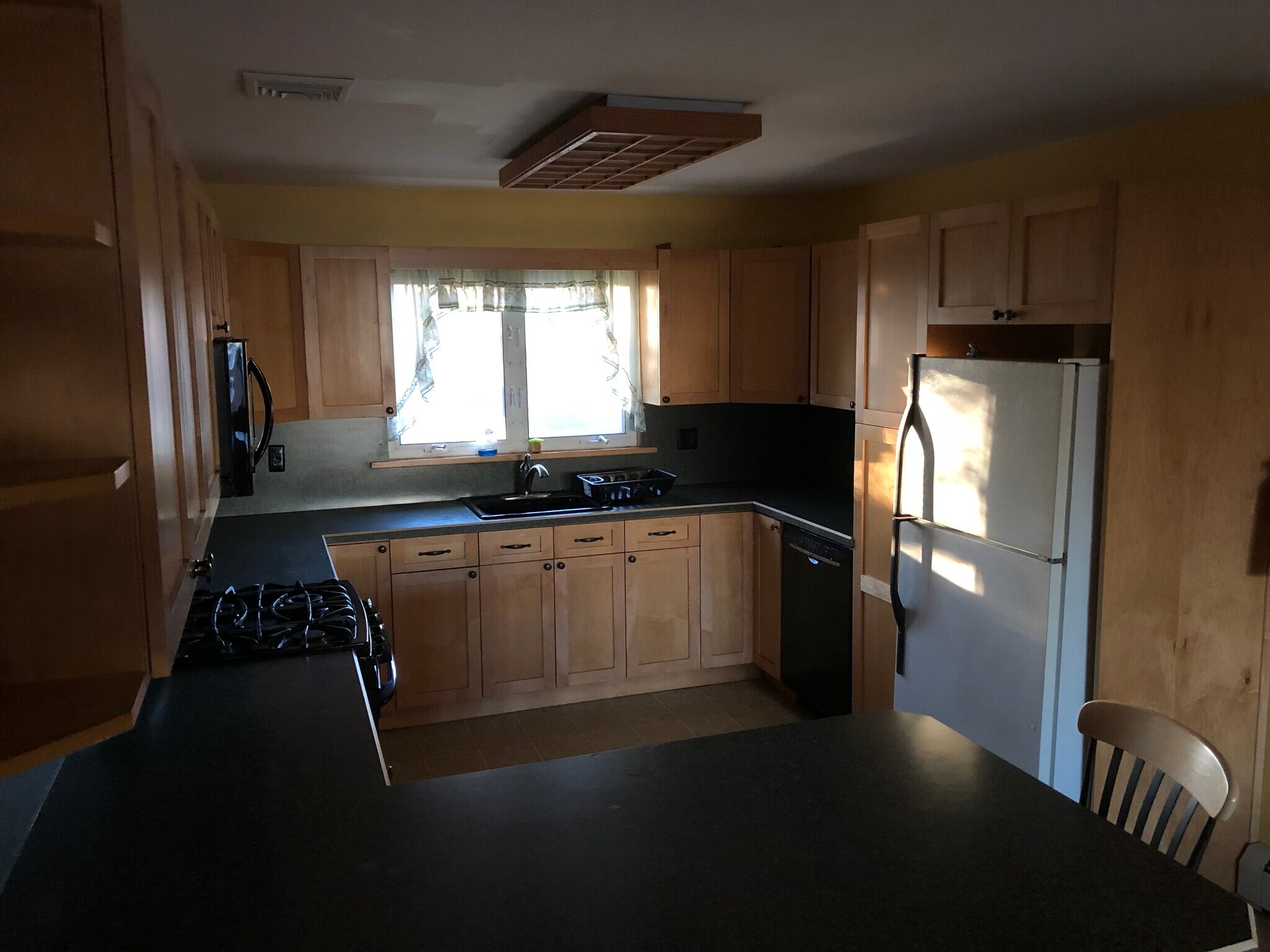 Kitchen - 361 Chestnut Ave