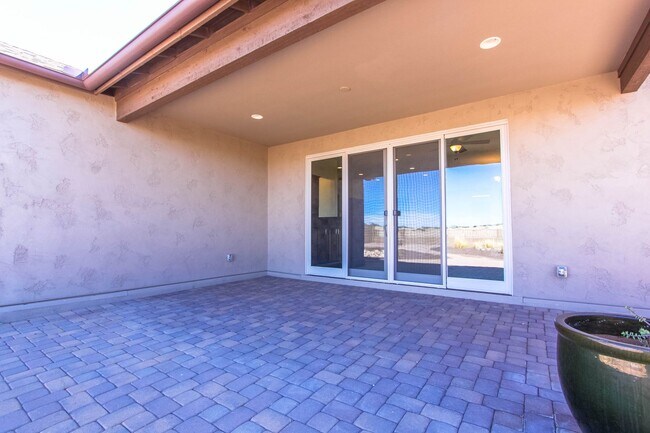 Building Photo - Application Pending- Two Bedroom Plus Den Home in Granite Dells Estates