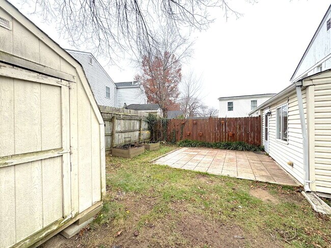 Building Photo - 5612 7th Rd S