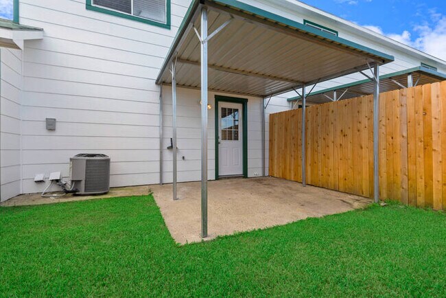 Building Photo - 5069 Akumal Calle