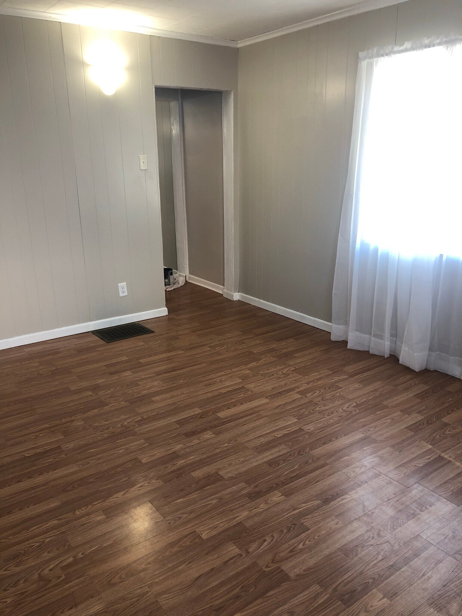 dining room - 230 S 7th St