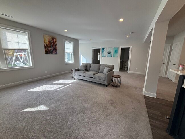 Building Photo - 9683 Parkland Meadow Lane