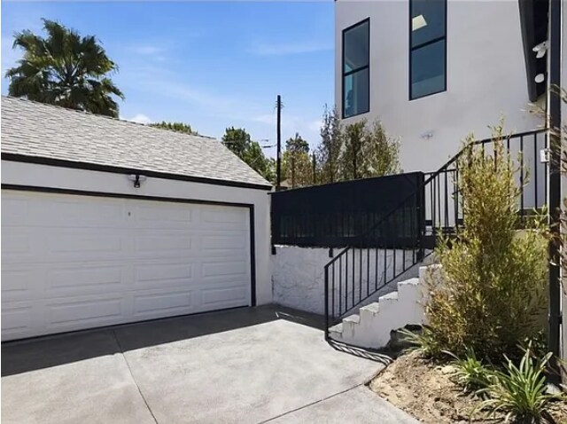 Building Photo - 3926 S Ridgeley Dr