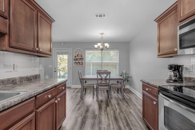 Building Photo - 2892 Shoni Dr