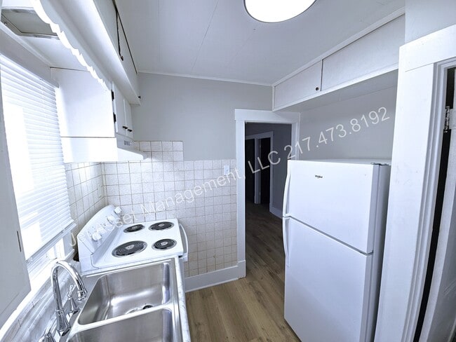 Building Photo - Beautifully updated 2 bedroom home for rent!
