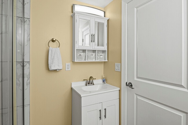 Building Photo - 35 Third Avenue - 3