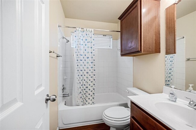 Building Photo - 320 Comal Run