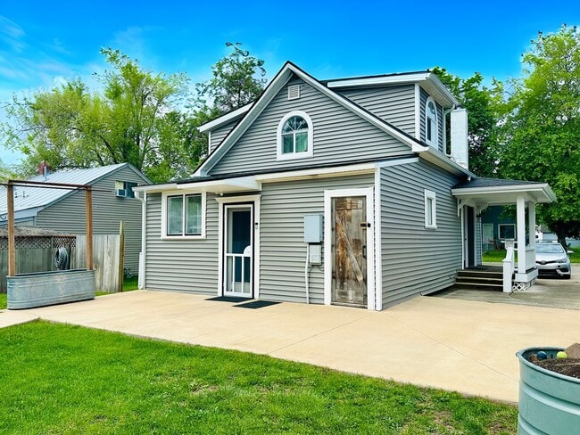 Building Photo - Gorgeous Kalispell home with Historical Charm