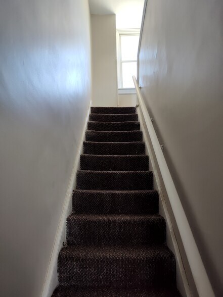 2nd-3rd Floor Stairs - 1224 Eckert Ave